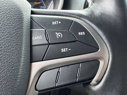 Used 2019 Jeep Grand Cherokee Altitude AWD/4WD image 28