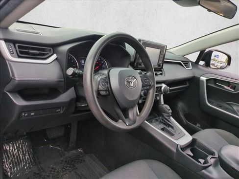 Certified 2021 Toyota RAV4 XLE w/ Convenience Package FWD image 10