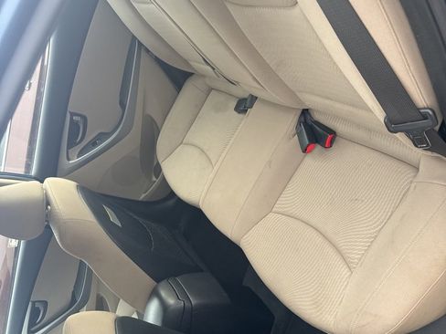 Used 2016 Hyundai Elantra SE w/ Option Group 02 image 9