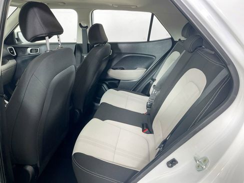 Used 2023 Hyundai Venue SEL image 24