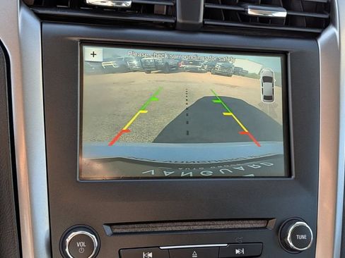 Used 2017 Ford Fusion SE w/ Equipment Group 602A FWD image 21
