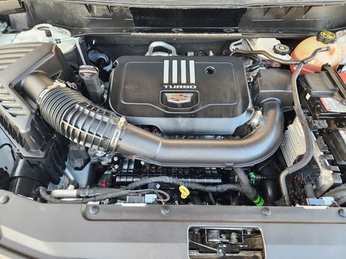 Used 2023 Cadillac XT6 Luxury FWD image 32