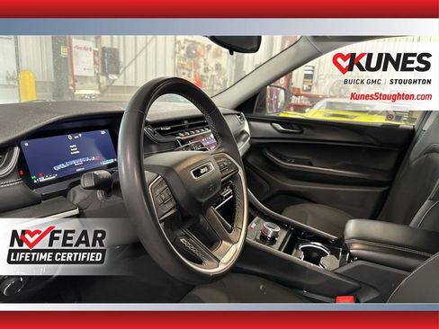 Used 2023 Jeep Grand Cherokee L Laredo image 19