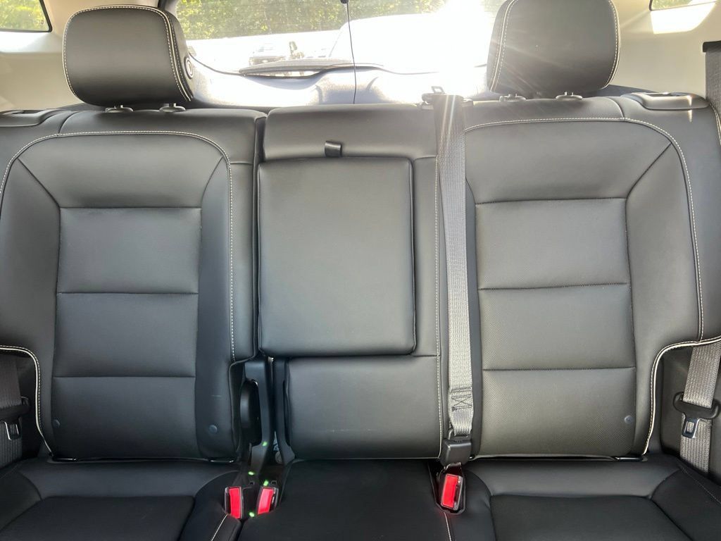 Used 2020 GMC Terrain Denali w/ Denali Premium Package FWD image 13