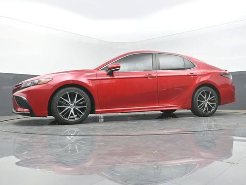 Used 2023 Toyota Camry SE image 38