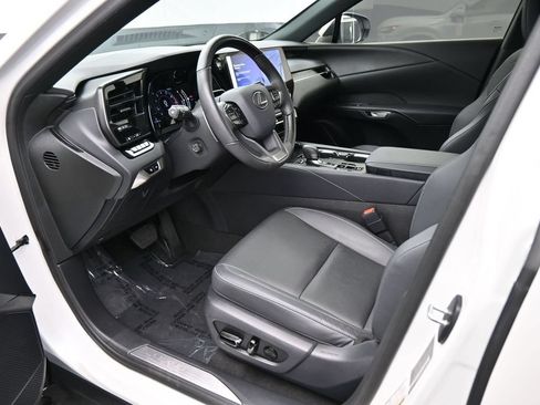 Used 2024 Lexus RX 350 Premium w/ Convenience Package FWD image 2