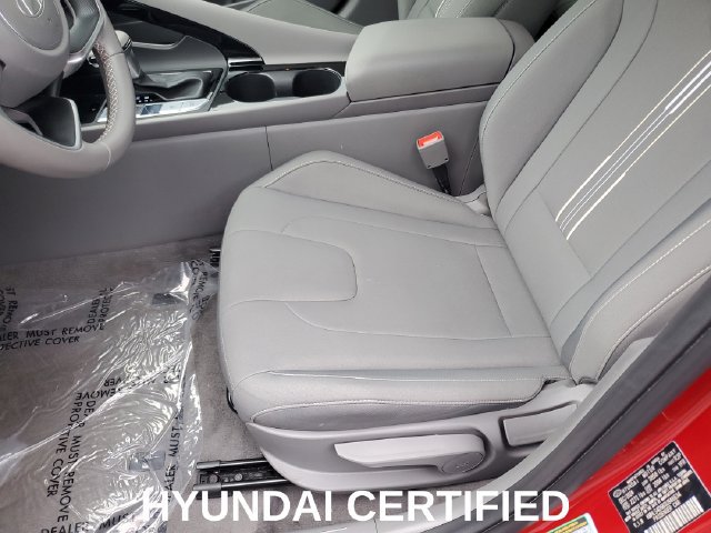 Used 2025 Hyundai Elantra SEL FWD image 12