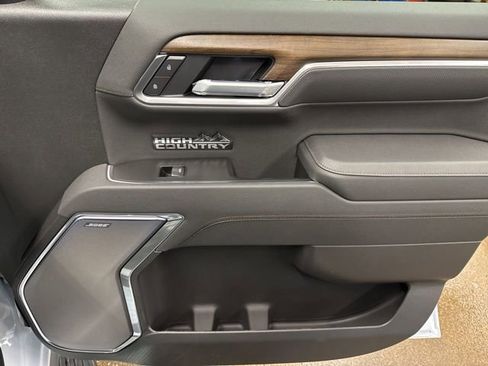New 2026 Chevrolet Silverado 1500 High Country w/ Technology Package AWD/4WD image 27