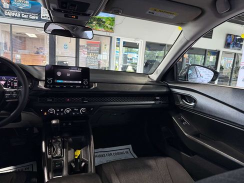 Used 2025 Honda Accord SE image 25