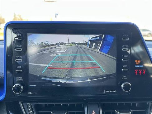 Used 2022 Toyota C-HR XLE FWD image 23