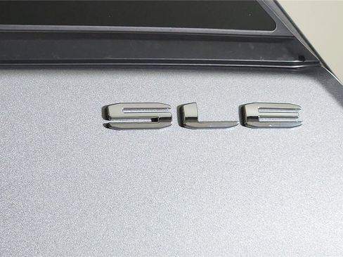 Used 2024 GMC Terrain SLE AWD/4WD image 17