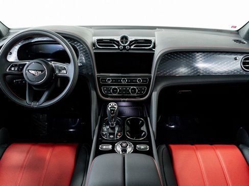New 2025 Bentley Bentayga image 27