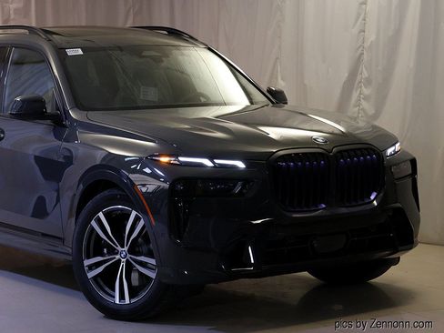 New 2027 BMW X7 xDrive40i w/ M Sport Package AWD/4WD image 2