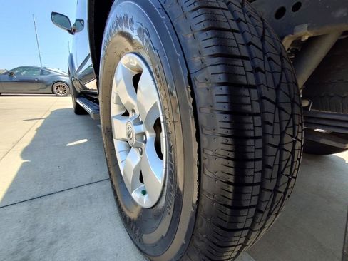 Used 2013 Nissan Frontier SV w/ SV Value Truck Pkg AWD/4WD image 11