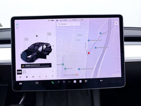 Used 2021 Tesla Model Y Long Range image 5