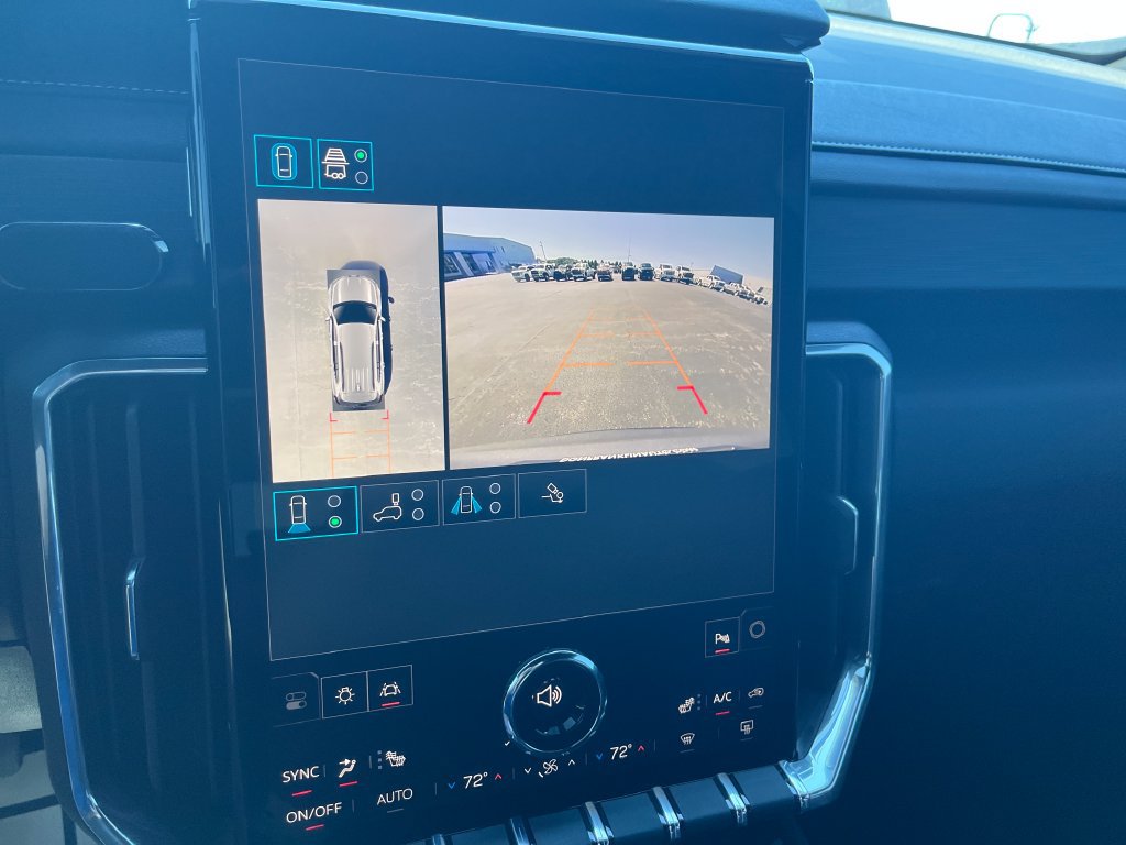Used 2026 GMC Acadia Elevation w/ Elevation Premium Package FWD image 19