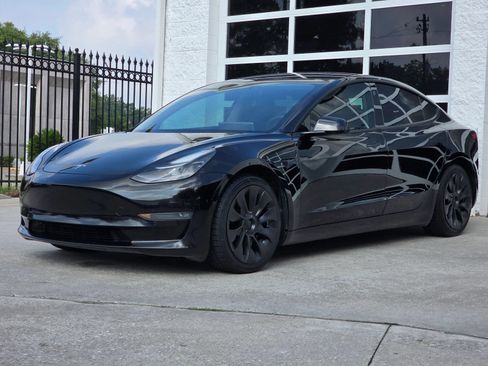 Used 2022 Tesla Model 3 Long Range AWD/4WD image 9