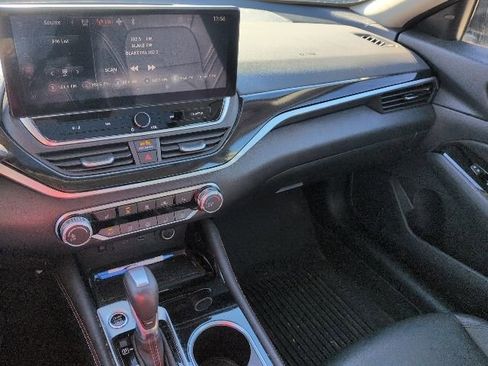 Used 2024 Nissan Altima 2.5 SR w/ SR Premium Package image 8