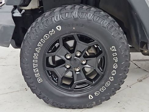 Used 2014 Jeep Wrangler Rubicon w/ Connectivity Group AWD/4WD image 11