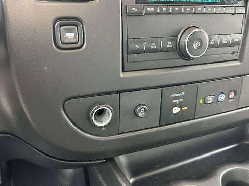Used 2022 Chevrolet Express 2500 w/ Driver Convenience Package RWD image 23