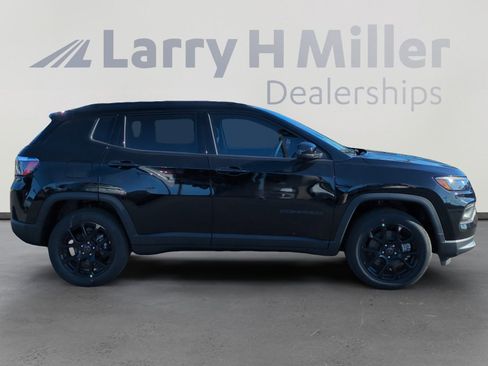 New 2026 Jeep Compass Latitude image 6