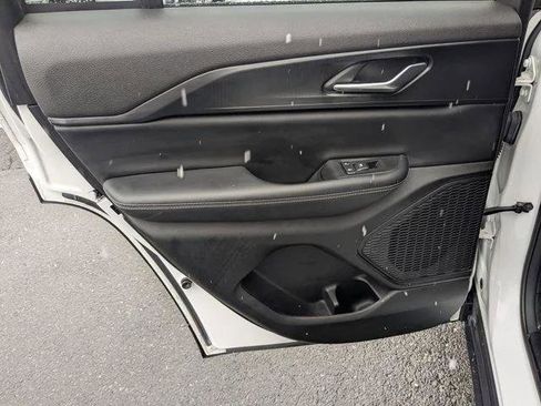 Certified 2023 Jeep Grand Cherokee Altitude image 22