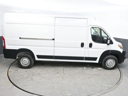 Used 2025 RAM ProMaster 2500 w/ Convenience Group image 26