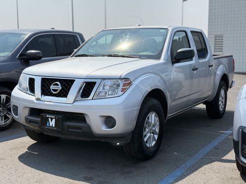 Used 2014 Nissan Frontier SV AWD/4WD image 1