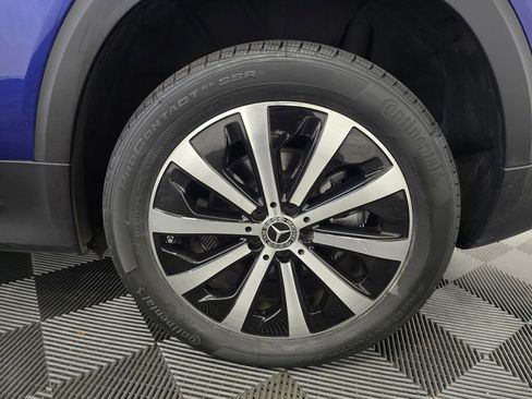 Used 2021 Mercedes-Benz GLB 250 4MATIC w/ Premium Package image 21