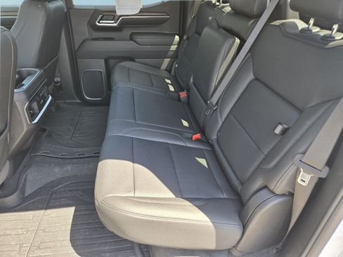 Used 2024 GMC Sierra 1500 SLT AWD/4WD image 18