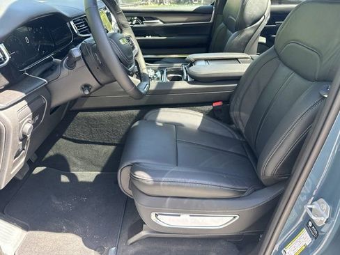 New 2026 Jeep Grand Wagoneer Summit image 9