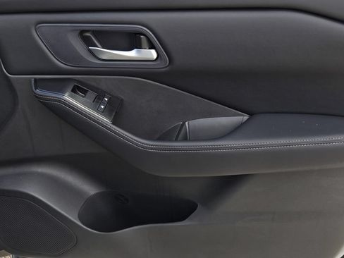 New 2026 Nissan Rogue SV AWD/4WD image 9