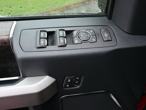 Used 2022 Ford F250 Lariat AWD/4WD image 10