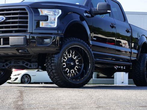 Used 2017 Ford F150 XLT w/ Equipment Group 302A Luxury AWD/4WD image 10