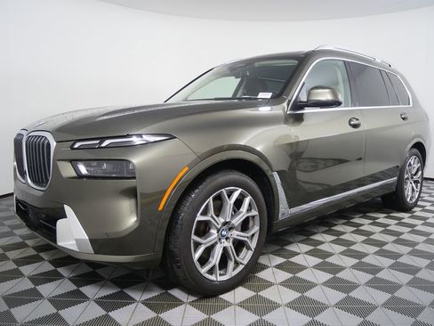 Certified 2025 BMW X7 xDrive40i AWD/4WD image 7
