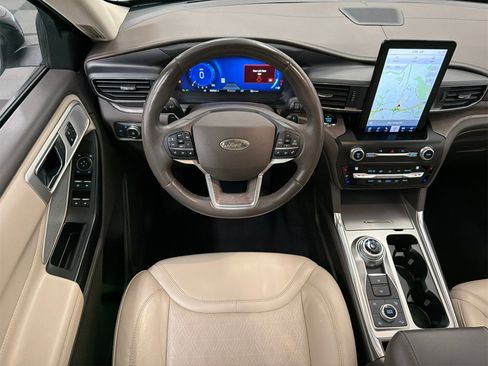 Used 2020 Ford Explorer Platinum w/ Premium Technology Package image 23