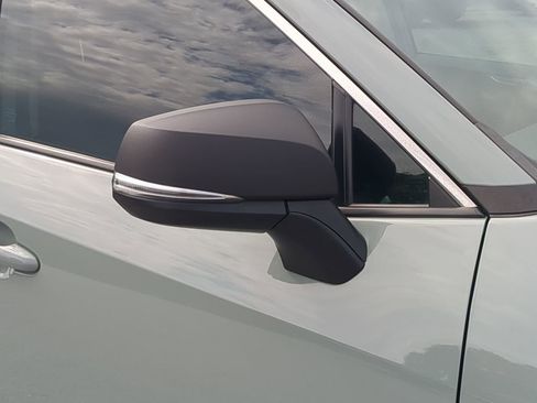 Used 2022 Toyota RAV4 XLE FWD image 10