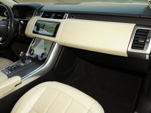 Used 2019 Land Rover Range Rover Sport HSE image 11