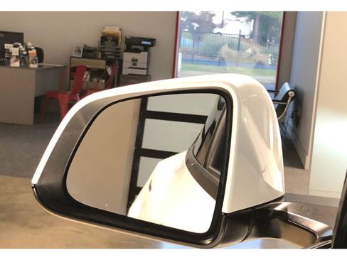 Used 2021 Tesla Model Y Long Range image 32