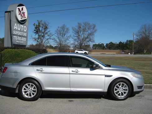 Used 2013 Ford Taurus SE image 7