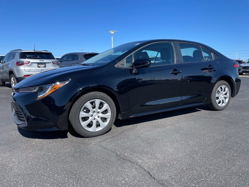 Used 2024 Toyota Corolla LE FWD image 5
