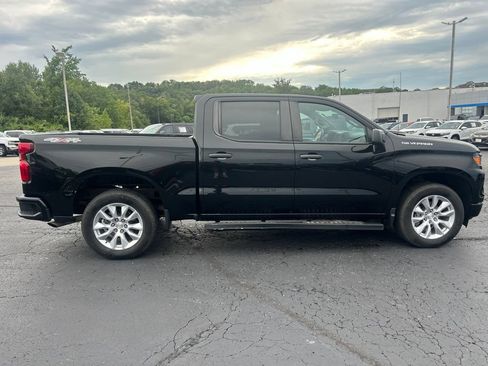 Used 2023 Chevrolet Silverado 1500 Custom AWD/4WD image 4
