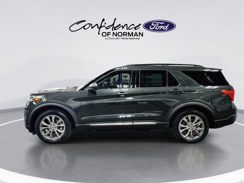 Used 2022 Ford Explorer XLT w/ Equipment Group 202A image 5