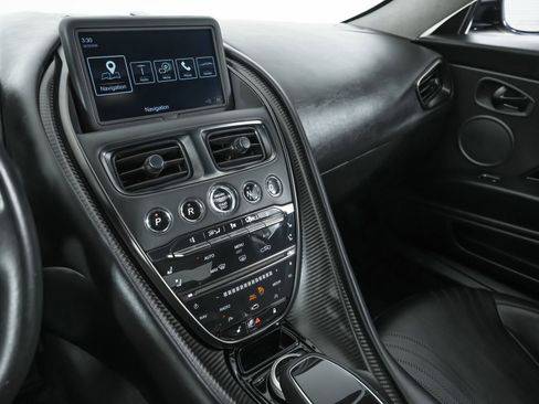 Used 2019 Aston Martin DB11 Coupe RWD image 19