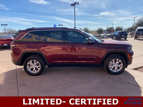 Used 2022 Jeep Grand Cherokee Limited image 11