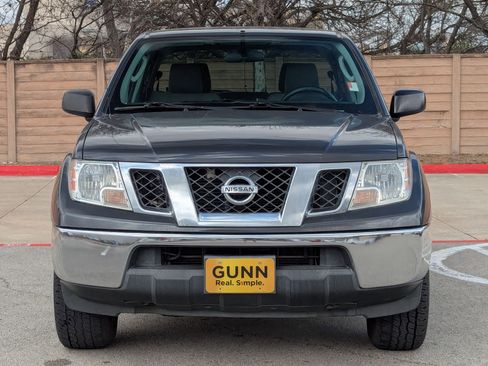 Used 2010 Nissan Frontier SE image 9
