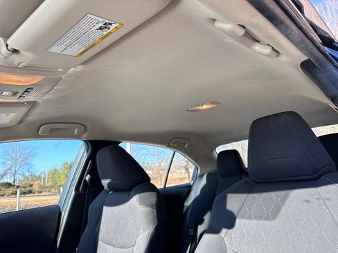 Used 2022 Toyota Corolla LE image 25