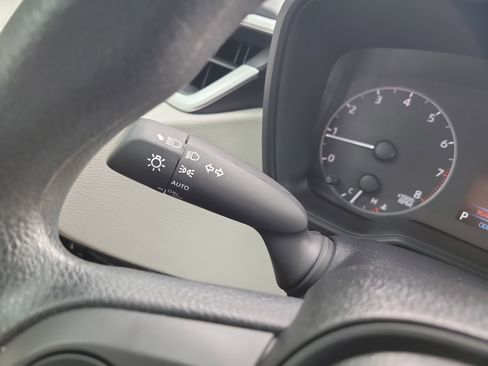 Certified 2025 Toyota Corolla LE image 30