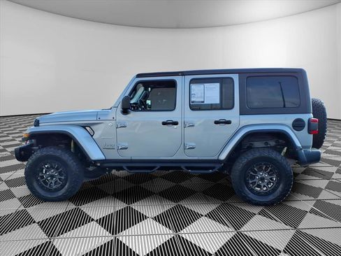 Used 2018 Jeep Wrangler Unlimited Sahara image 7