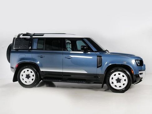 Certified 2025 Land Rover Defender 110 S AWD/4WD image 31